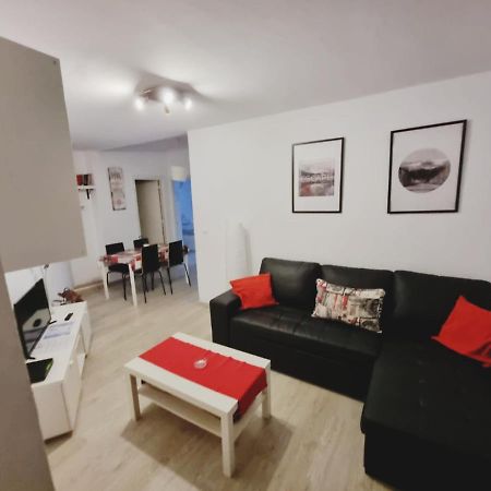 Апартаменты Apartamento Con Encanto "Larios Street" Малага Экстерьер фото