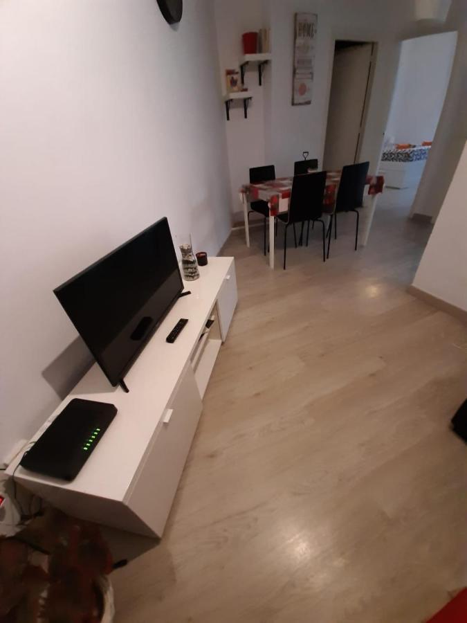 Апартаменты Apartamento Con Encanto "Larios Street" Малага Экстерьер фото