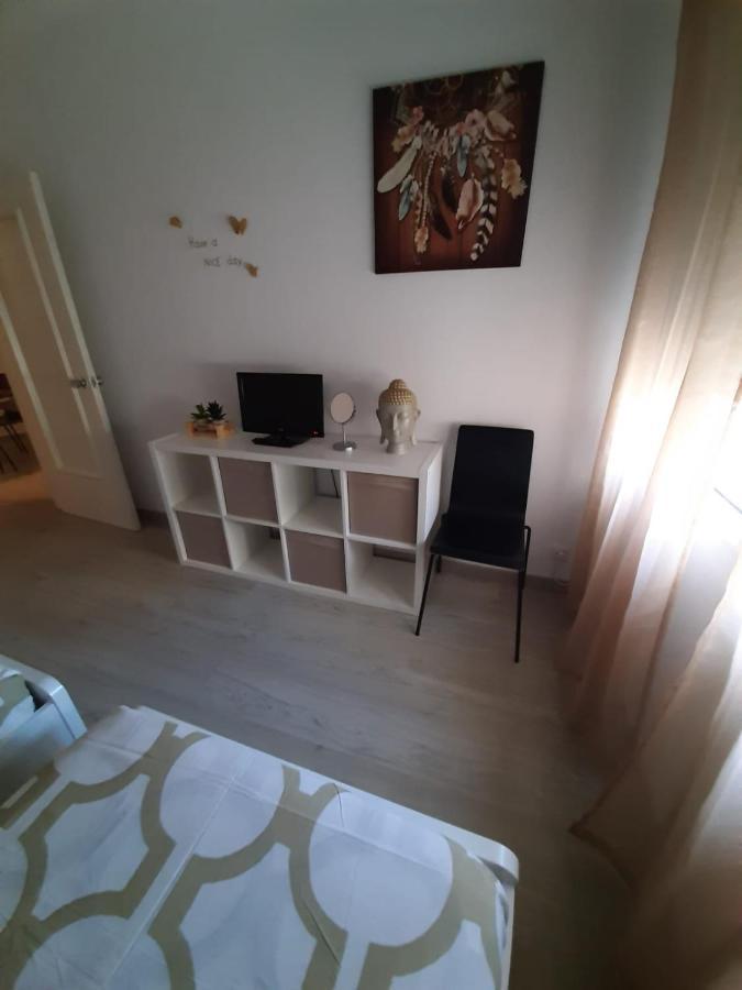 Апартаменты Apartamento Con Encanto "Larios Street" Малага Экстерьер фото