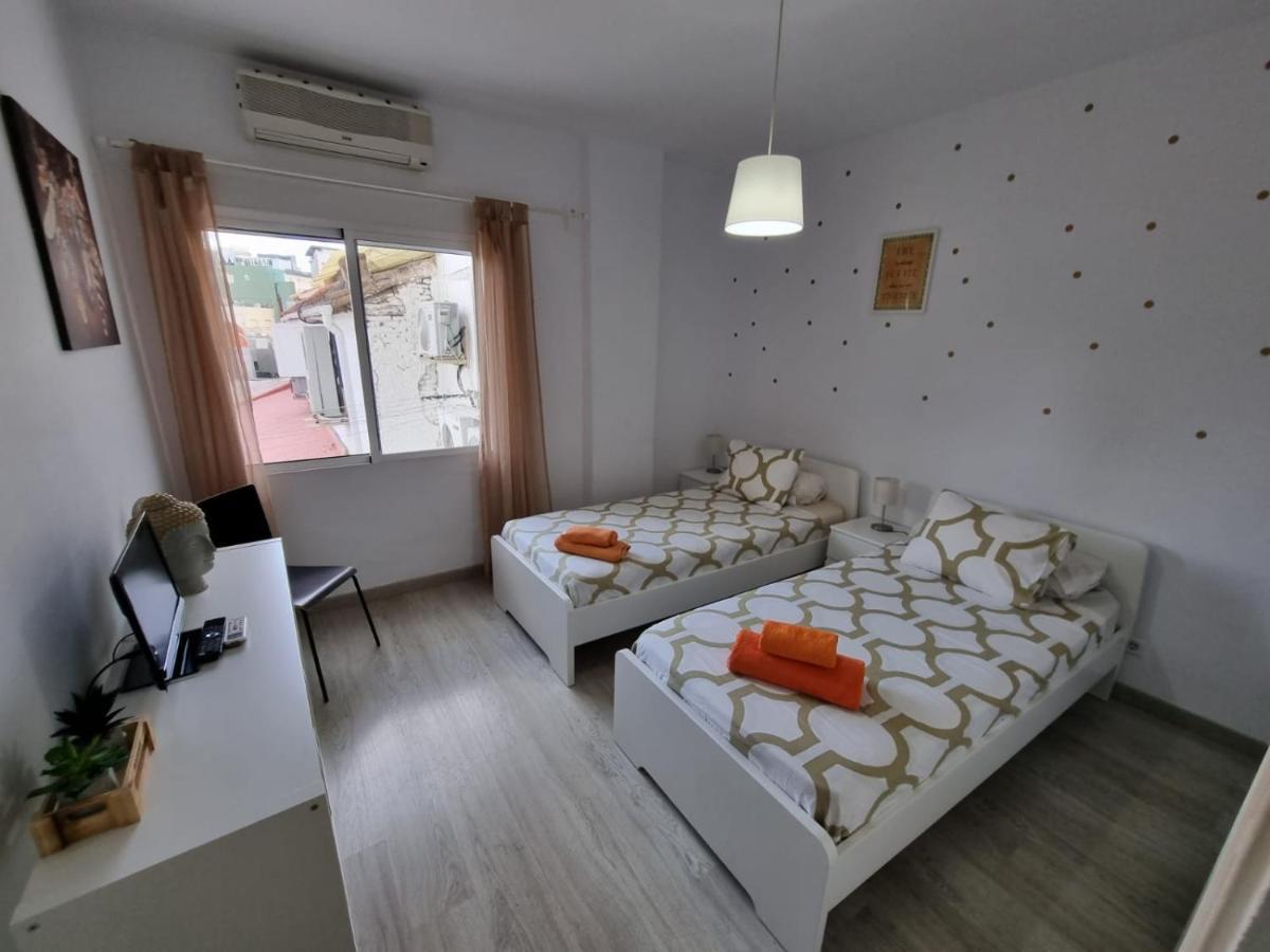 Апартаменты Apartamento Con Encanto "Larios Street" Малага Экстерьер фото