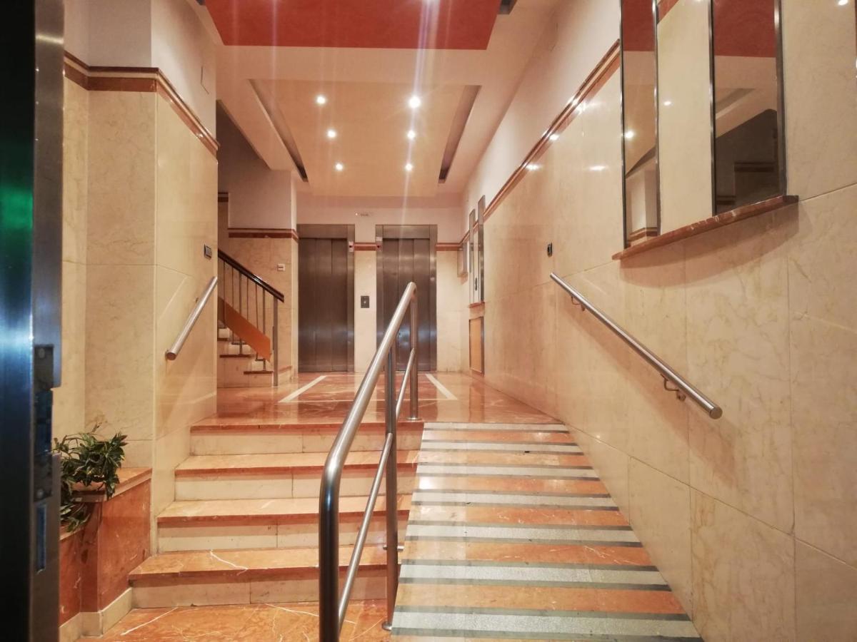 Апартаменты Apartamento Con Encanto "Larios Street" Малага Экстерьер фото