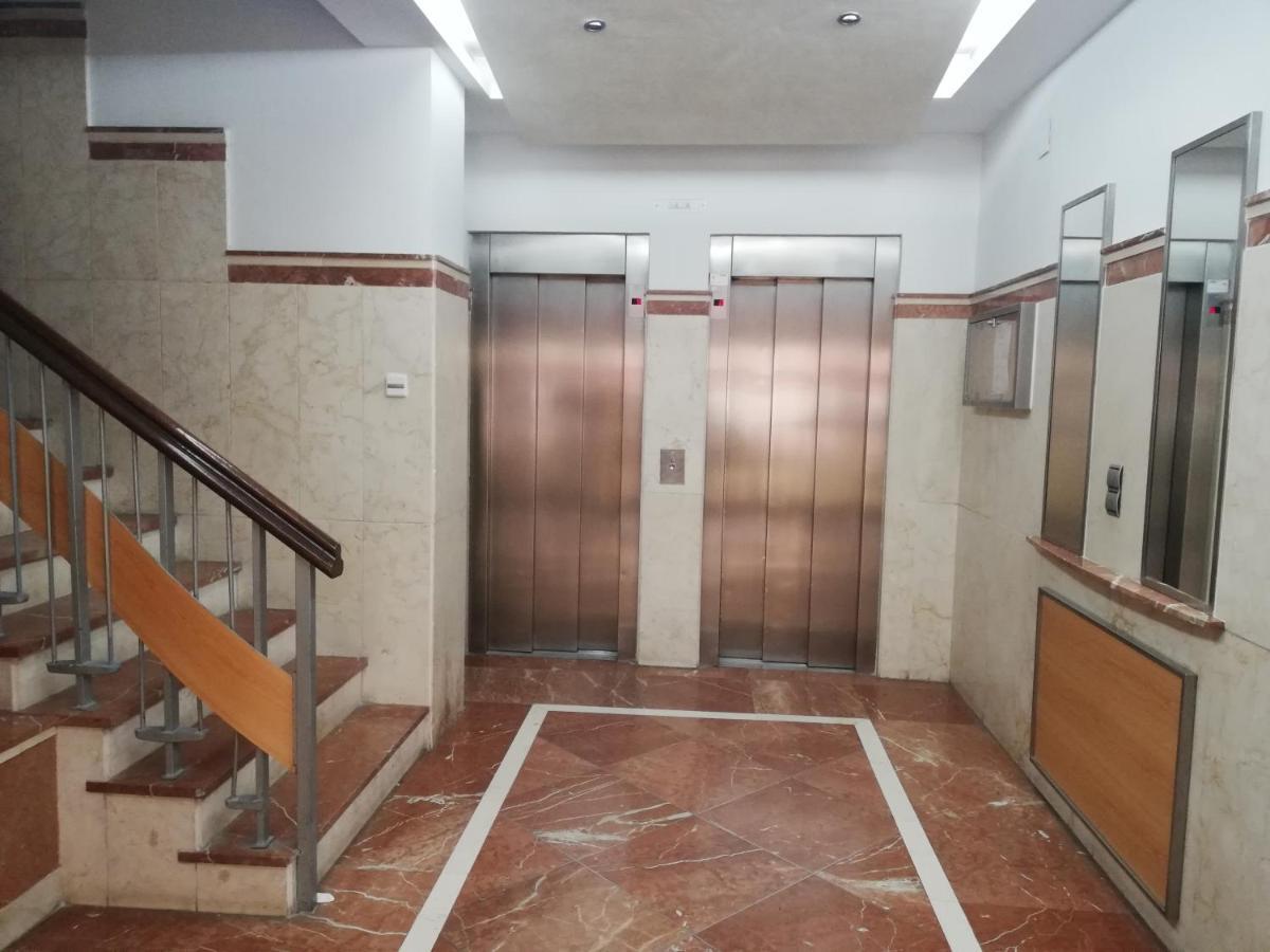 Апартаменты Apartamento Con Encanto "Larios Street" Малага Экстерьер фото